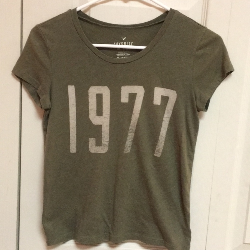 american eagle t-shirt